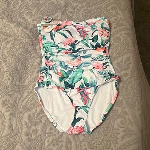One piece bathing suit nwt
